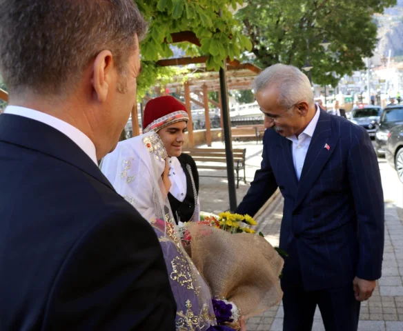 Bakan Uraloğlu Amasya'dan Seslendi: 'Gönüllere Dokunmak Önemli'