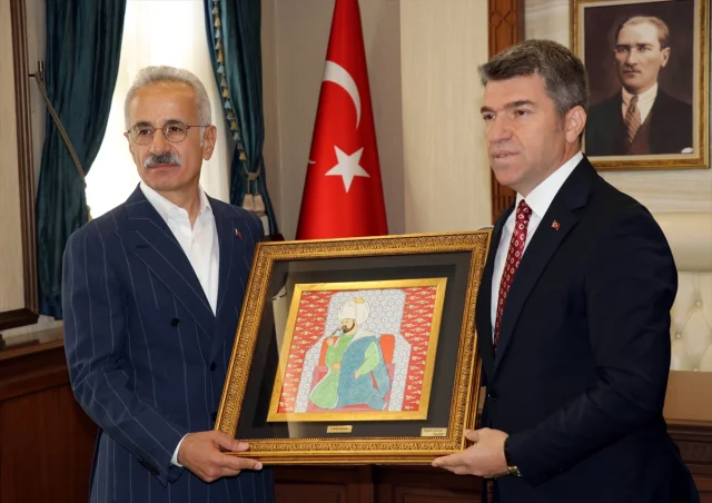 Bakan Uraloğlu Amasya'dan Seslendi: 'Gönüllere Dokunmak Önemli'