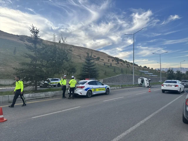 Erzurum'da Mevlana Caddesi'ndeki Feci Kaza Şok Yarattı