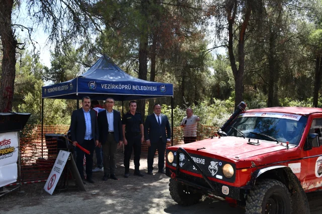 Vezirköprü'de Nefes Kesen Offroad Heyecanı Sürüyor!