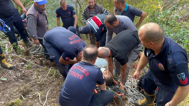 Balıkesir'de Yangın Panik Yarattı: Ormanlar Alevlerle Savaşıyor
