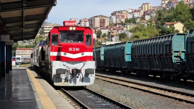 Turistik Karaelmas Ekspresi ile Zonguldak'ın Büyüleyici Yolculuğu