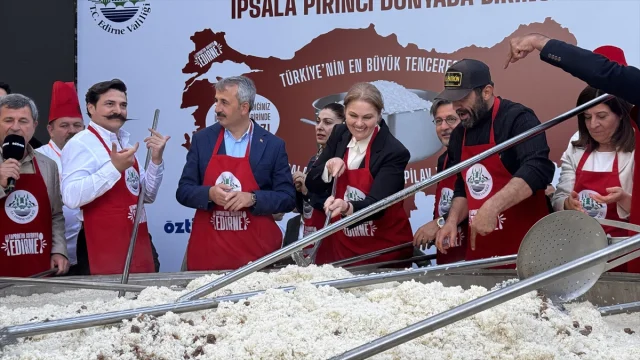 Edirne'de 6 Tonluk Pilav Festivali Damaklarda Şölen Yarattı