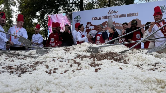 Edirne'de 6 Tonluk Pilav Festivali Damaklarda Şölen Yarattı