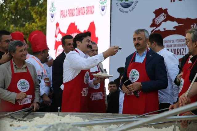 Edirne'de 6 Tonluk Pilav Festivali Damaklarda Şölen Yarattı
