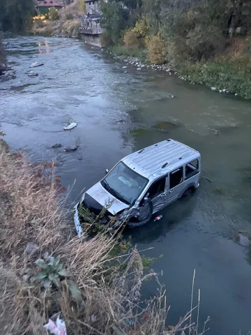 Kars'ta Nefes Kesen Kurtarma Operasyonu: Araba Çaya Uçtu