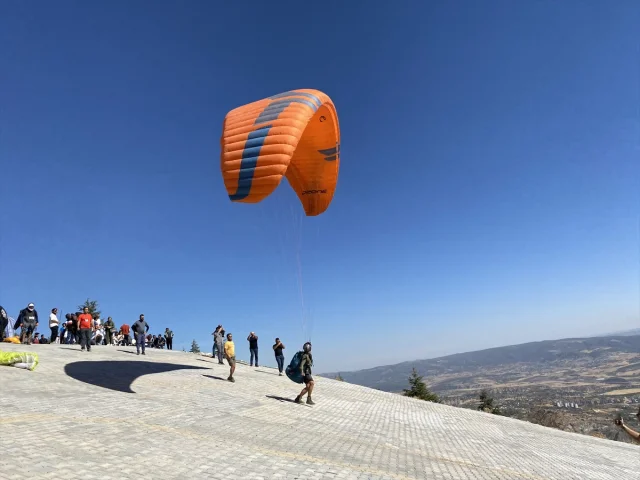 Kahramanmaraş'ta Heyecan Dolu Yamaç Paraşütü Festivali