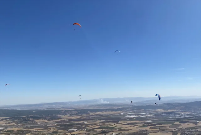 Kahramanmaraş'ta Heyecan Dolu Yamaç Paraşütü Festivali