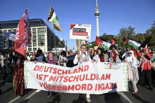 Berlin Sokaklarında Filistin İçin Büyüyen Destek