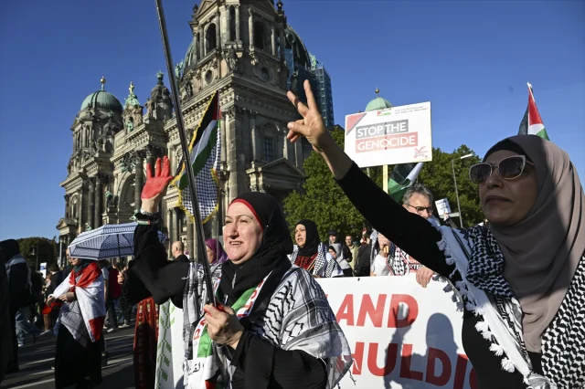 Berlin Sokaklarında Filistin İçin Büyüyen Destek