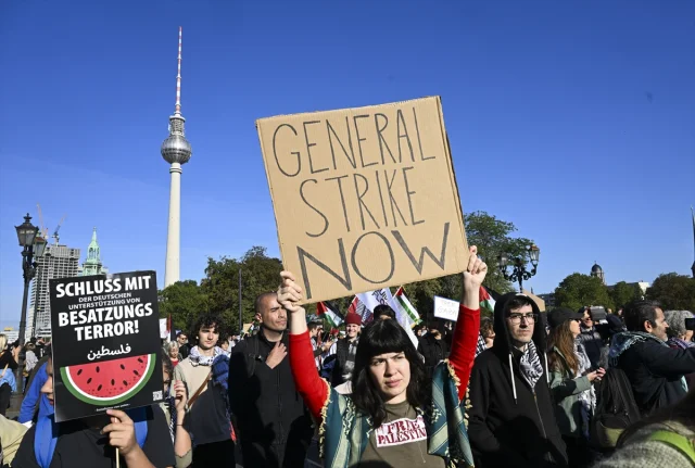 Berlin Sokaklarında Filistin İçin Büyüyen Destek