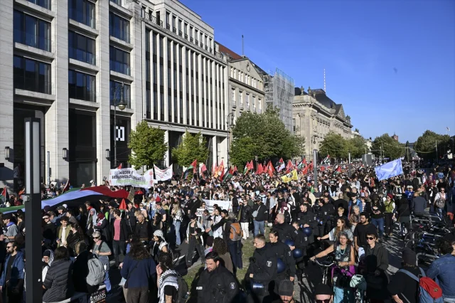 Berlin Sokaklarında Filistin İçin Büyüyen Destek