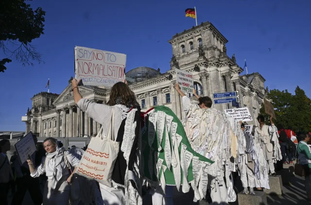 Berlin Sokaklarında Filistin İçin Büyüyen Destek