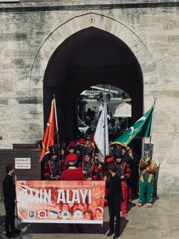 Üsküdar'da Geleneksel "Amin Alayı" Coşkusu