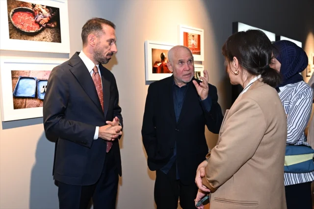 Steve McCurry İstanbul'da Büyülü Gözlerle Sanatseverleri Buluşturdu