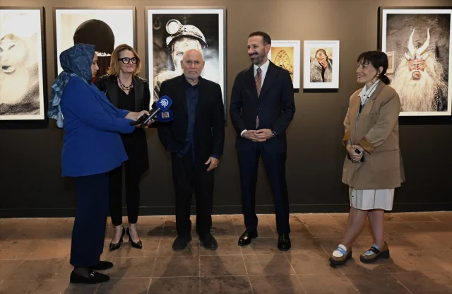 Steve McCurry İstanbul'da Büyülü Gözlerle Sanatseverleri Buluşturdu