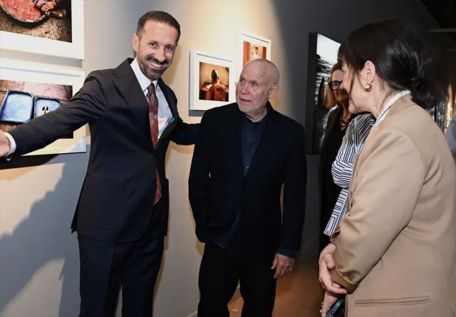 Steve McCurry İstanbul'da Büyülü Gözlerle Sanatseverleri Buluşturdu