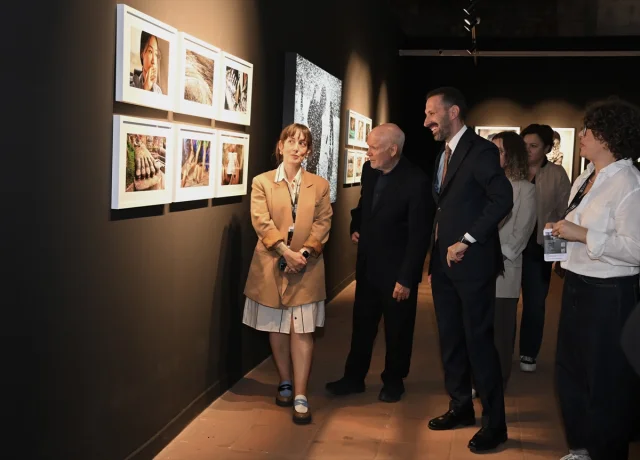 Steve McCurry İstanbul'da Büyülü Gözlerle Sanatseverleri Buluşturdu