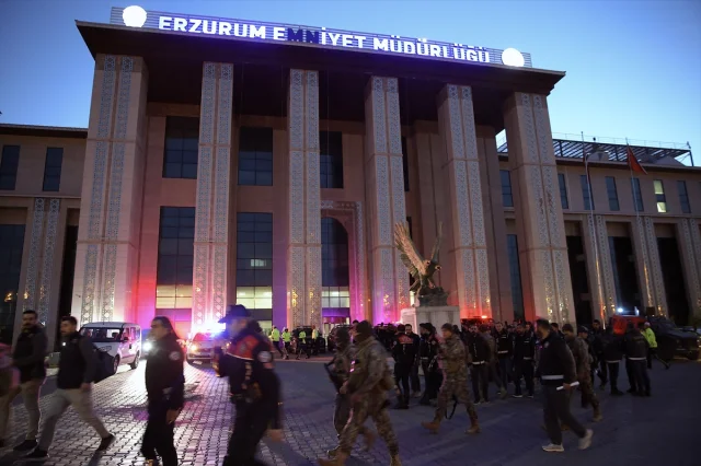 Erzurum’da Huzur Operasyonu: 500 Polis Geceyi Aydınlattı