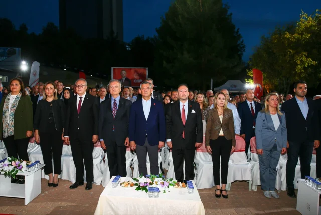 CHP Lideri Özel Uşak'ta Yürekleri Titretti
