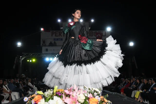 Tunceli'nin Kalbinin Attığı Gün: Pertek'te Unutulmaz Defile