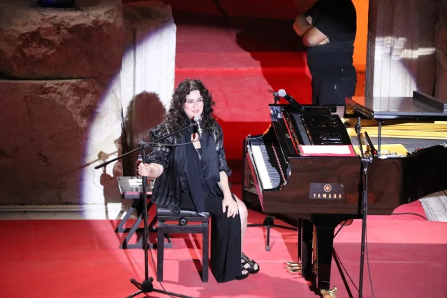 Piyanist Anjelika Akbar'ın Kibyra Antik Kenti'ndeki Unutulmaz Performansı