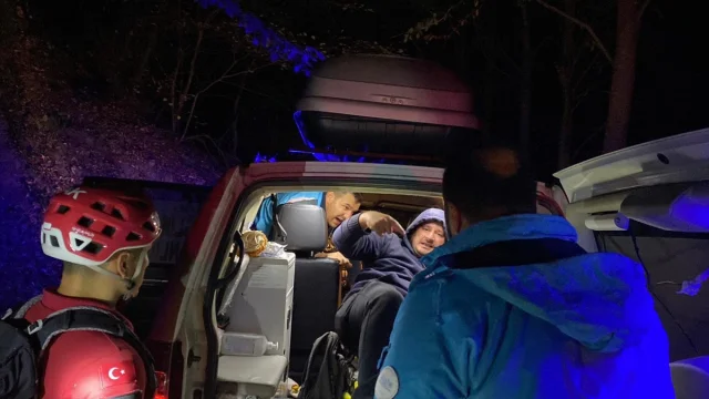 Uludağ'da Macera Ararken Mahsur Kalan Kişinin Heyecan Dolu Kurtarılışı