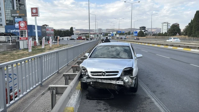 Sivas'ta Can Pazarı: Otoyolda Korkunç Kaza