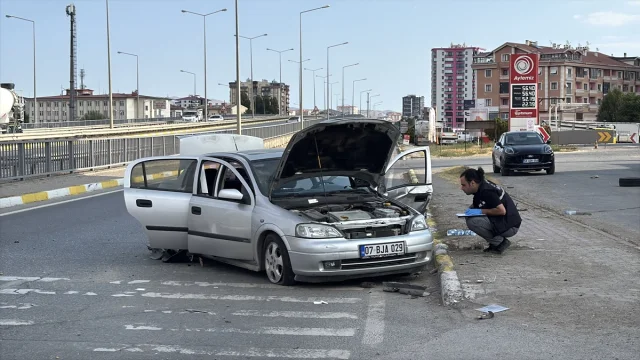 Sivas'ta Can Pazarı: Otoyolda Korkunç Kaza