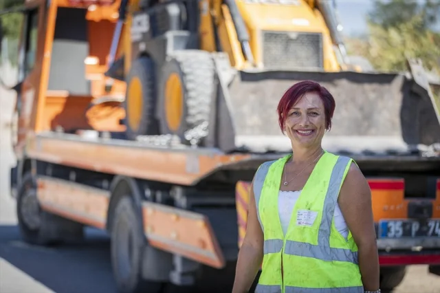 İzmirli Kadın Şoför Munise Demirer Ağır Vasıta Dünyasında Fı...