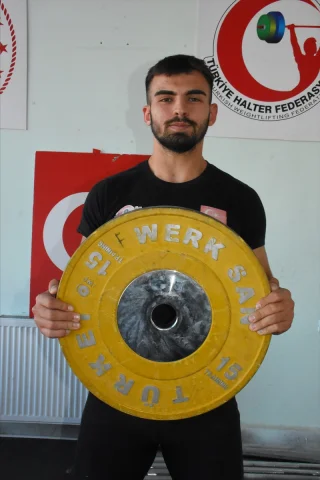 Toptan Gıda Deposundan Olimpiyat Arenasına Uzanış: Hasan Sait Emrem'in İlham Veren Hikayesi