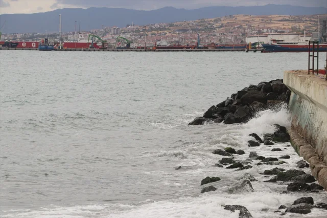 Marmara Denizi'nde Poyrazın Gücü Artıyor