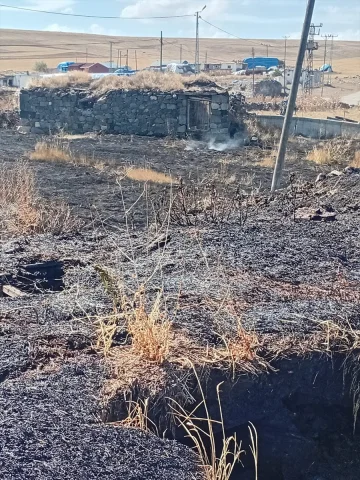 Kars'ta Tehlike Atlattı: Köylüler Yangına Karşı Seferber Oldu