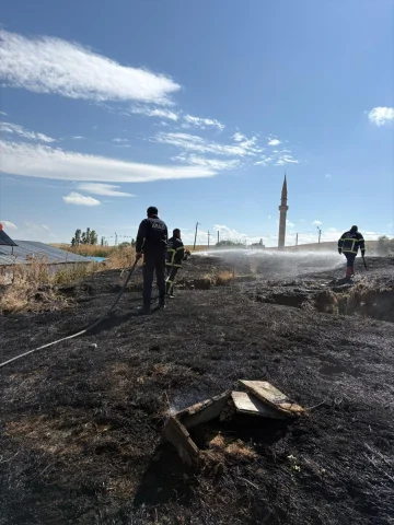 Kars'ta Tehlike Atlattı: Köylüler Yangına Karşı Seferber Oldu