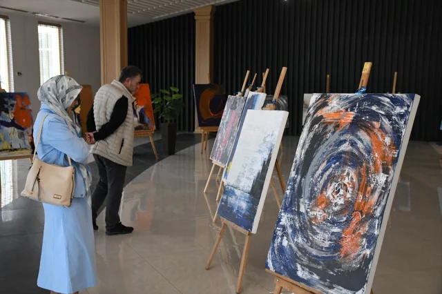 Ressam Aslıhan Öztürk'ten Gazze'ye Dokunaklı Destek