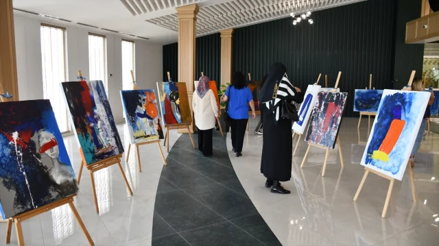 Ressam Aslıhan Öztürk'ten Gazze'ye Dokunaklı Destek