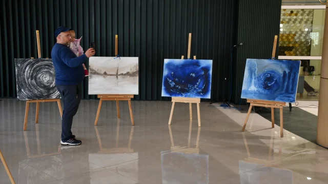 Ressam Aslıhan Öztürk'ten Gazze'ye Dokunaklı Destek