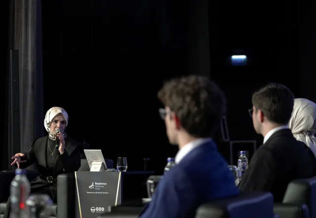 Gençlerle Diplomasi Yolculuğuna Çıkın: Bakan Göktaş'ın İlham Veren Hikayesi