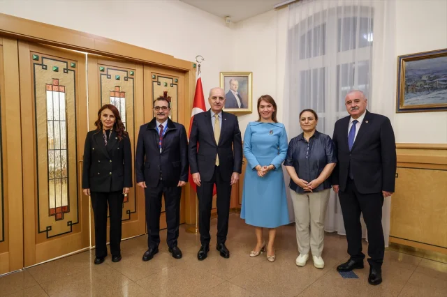 Numan Kurtulmuş'tan Budapeşte'de Önemli Ziyaret