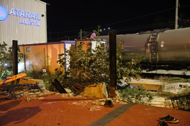 Hatay'da Korkunç Kaza: Kontrolden Çıkan Otomobil Dehşet Saçtı