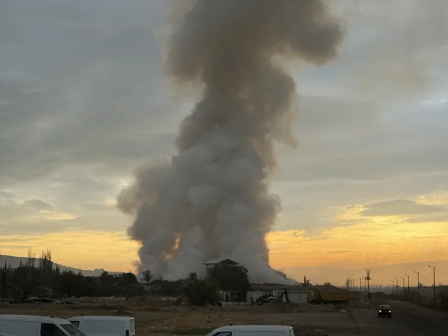 İzmir'de Çöp Yangını Kabusu