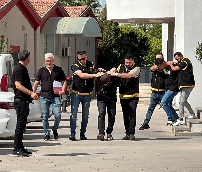 Adana'da Üçkağıtçıların Telefon Vurgunu Sonları Oldu