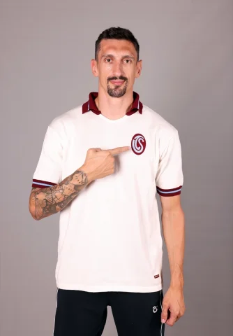 Stefan Savic: Futbolda Başarının Anahtarı Çok Çalışmak