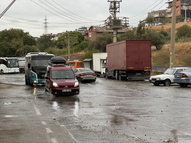 İzmir'deki Su Krizi Mahalleliyi Ayaklandırdı