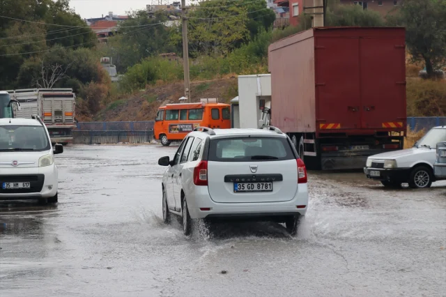 İzmir'deki Su Krizi Mahalleliyi Ayaklandırdı
