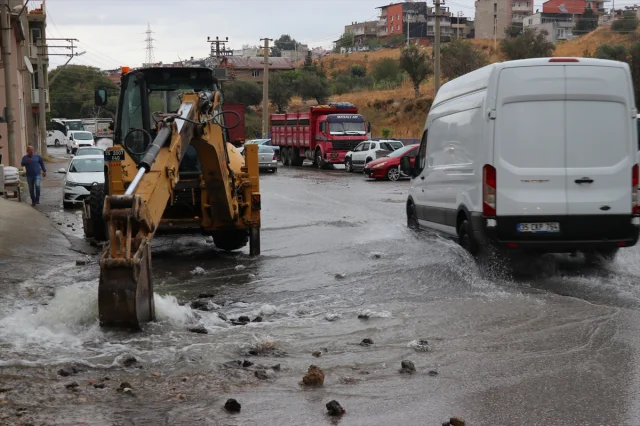 İzmir'deki Su Krizi Mahalleliyi Ayaklandırdı
