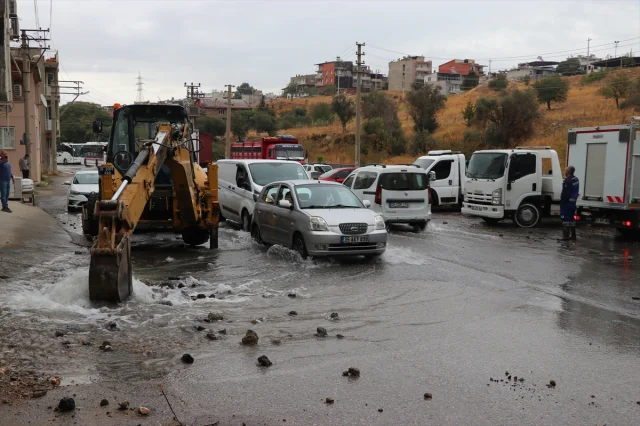 İzmir'deki Su Krizi Mahalleliyi Ayaklandırdı