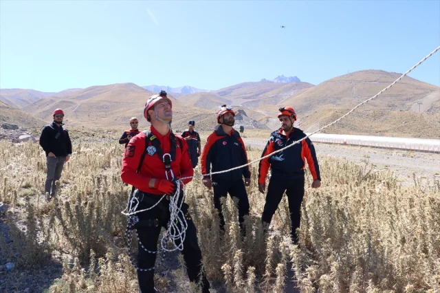 Erciyes Dağı'nda Tatbikatlar Yeni Sezon Öncesi Tamamlanıyor