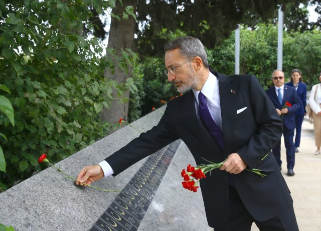 Fahrettin Altun'dan Azerbaycan'da Güçlü Mesaj: Birlikte Adalet ve Hakikat Peşindeyiz