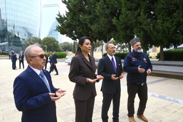Fahrettin Altun'dan Azerbaycan'da Güçlü Mesaj: Birlikte Adalet ve Hakikat Peşindeyiz